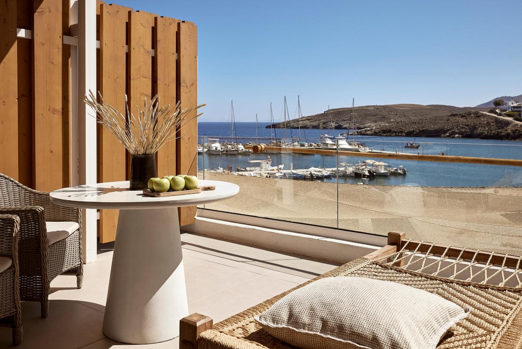 Kythnos Bay Отель Лутра